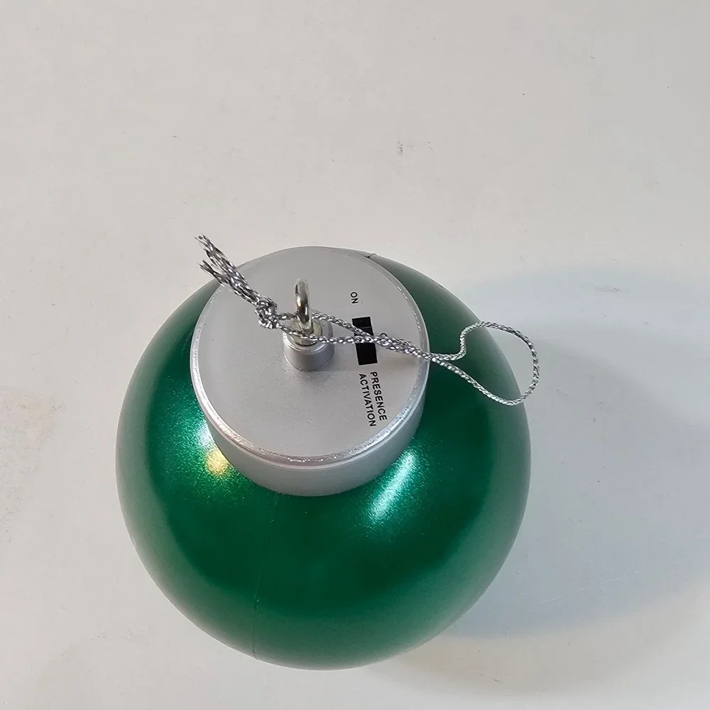 Mr. Christmas Noel‎ Glowing Greeting Ornament Green Sensor Christmas in Box